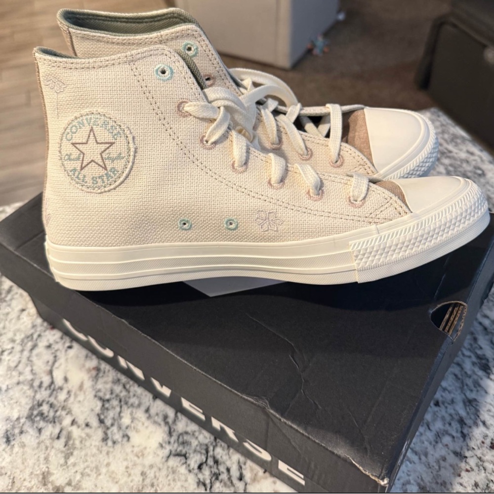 Women’s Converse High-Top